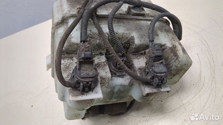 Бачок омывателя Lexus RX, 2005