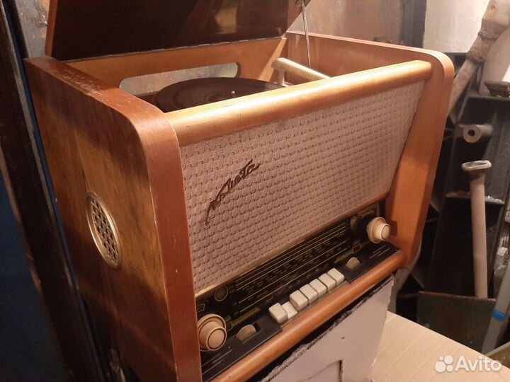 Радиола Комета ламповая. винтаж