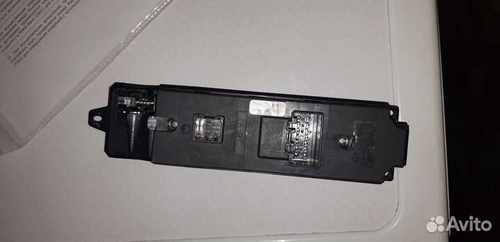 Блок стеклоподъёмников Мазда 6GG и блок рег.зеркал