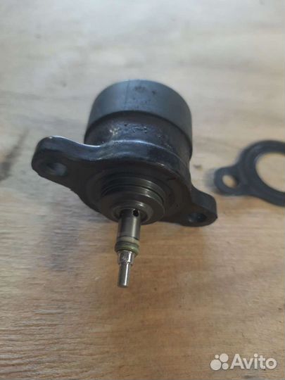 Регулятор давления топлива м57