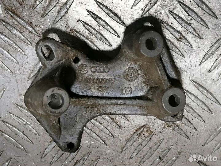 Кронштейн другой Skoda Octavia 2000 2011