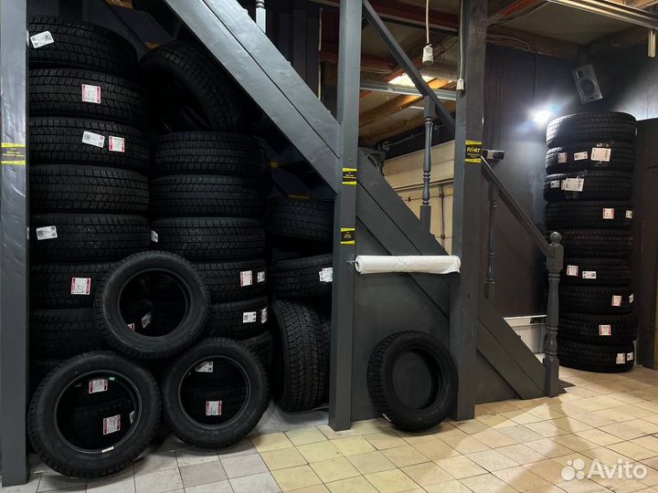 Nokian Tyres Hakkapeliitta 9 SUV 235/60 R18 107T