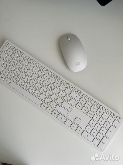 Беспроводная клавиатура и мышь HP