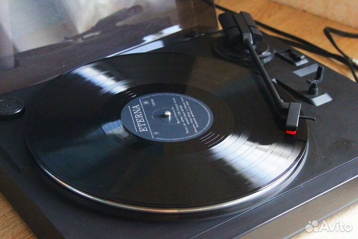 Sony/Виниловый проигрыватель / 50 пластинок