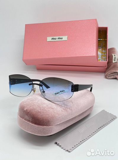 Солнцезащитные очки miu miu