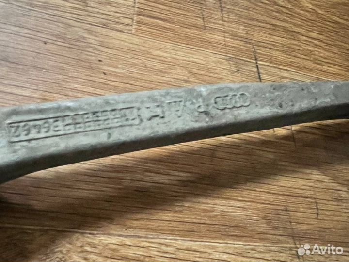 Рычаг передний правый верхний Audi A8 D4/4H 2011