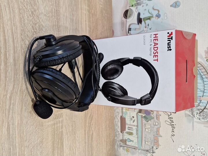 Наушники с гарнитурой