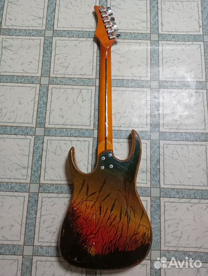 Электрогитара