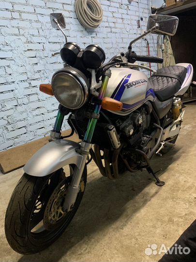Honda CB400 SF-Vtec