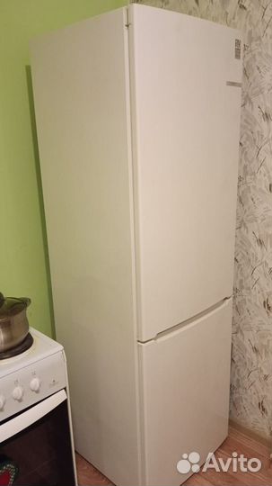 Холодильник с морозильником Bosch Serie 2 VitaFres