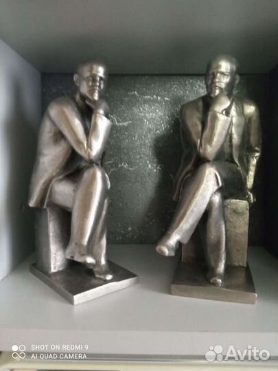 В. И. Ленин, Ю. А. Гагарин. Статуэтка
