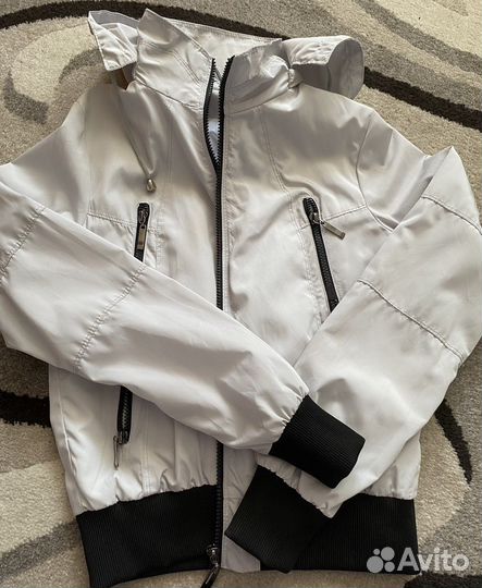 Ветровка женская