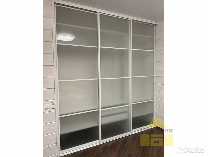 Шкаф двухстворчатый