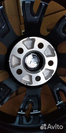 Новые Диски Mitsubishi R18 5x114,3 (в коробках)