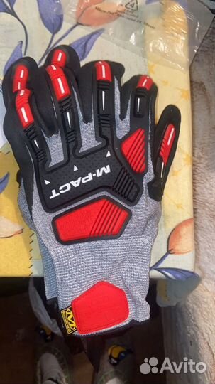 Противоударные перчатки