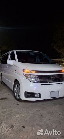 Nissan Elgrand 3.5 AT, 2002, 188 000 км