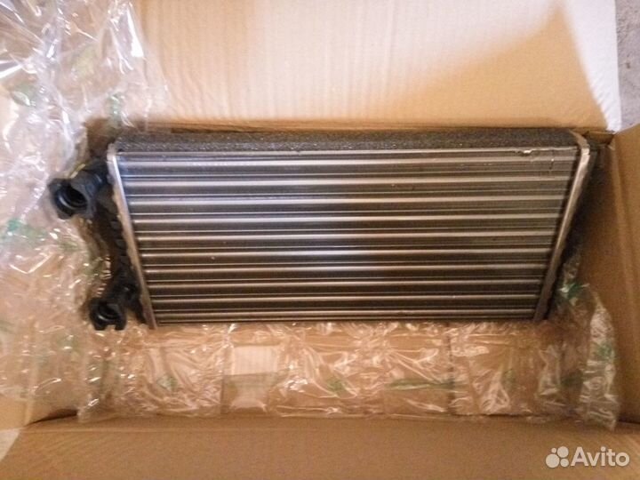 Радиатор отопителя volvo 85104947