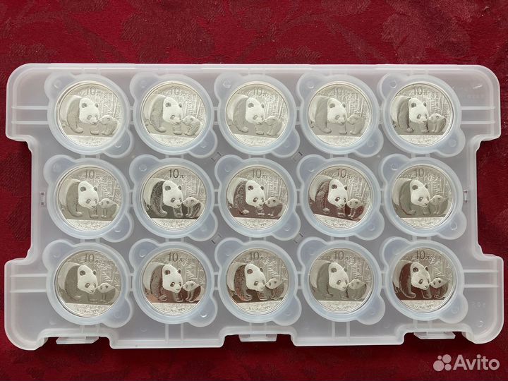 Серебро 10 юаней Китай Панды 2011-2023 года