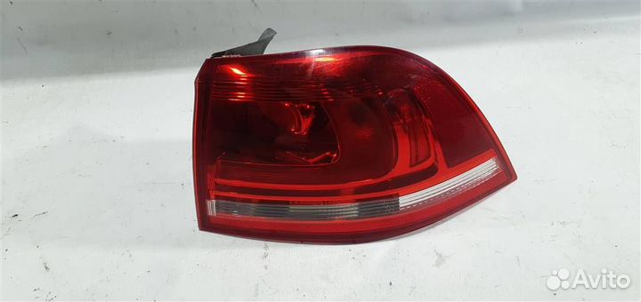 Фонарь задний правый Volkswagen Touareg NF FL 201
