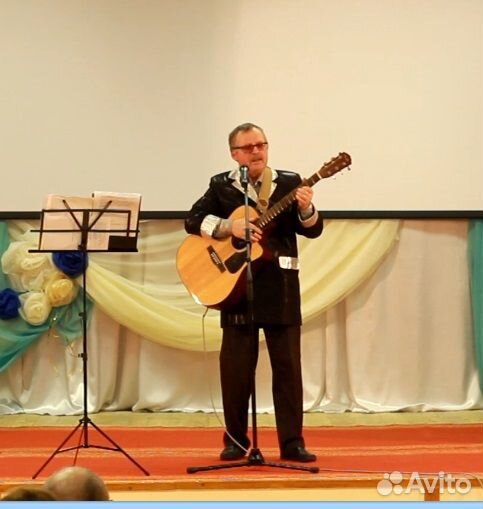 Ведущий Певец Диджей Баянист