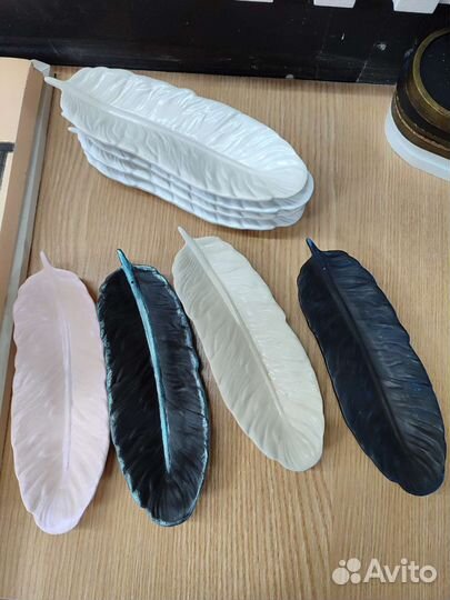 Перо из гипса, декоративная подставка