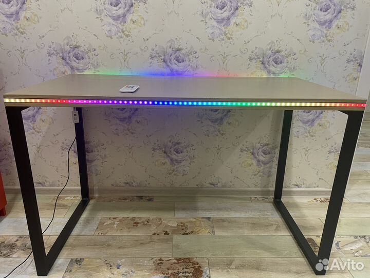 Стол в стиле лофт