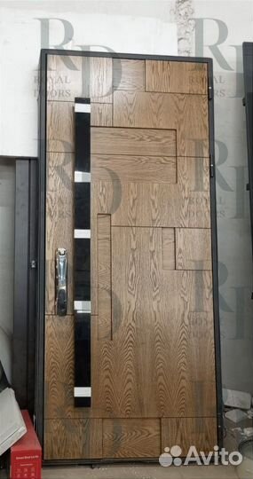 Уличная металлическая дверь с терморазрывом