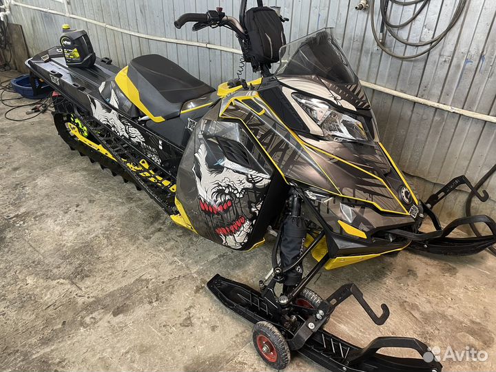 Снегоход BRP Summit 800