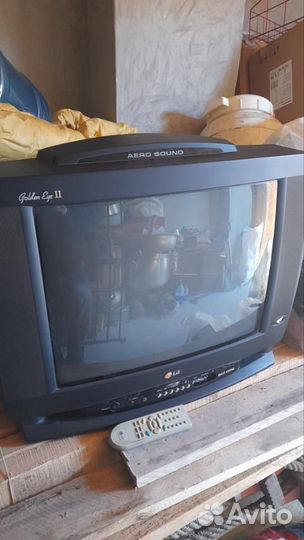 Телевизор LG Golden Eye 2