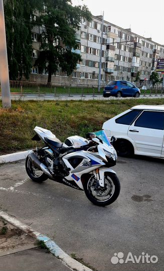 Suzuki GSX - R 600 K8