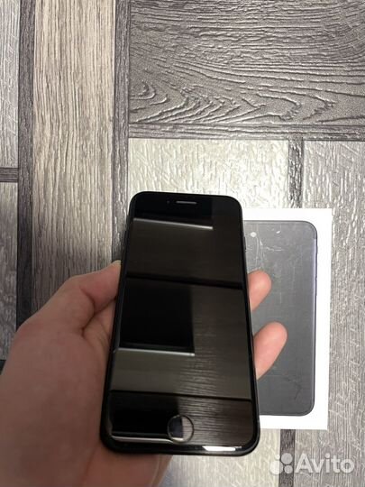 Телефон iPhone 7 Jet Black