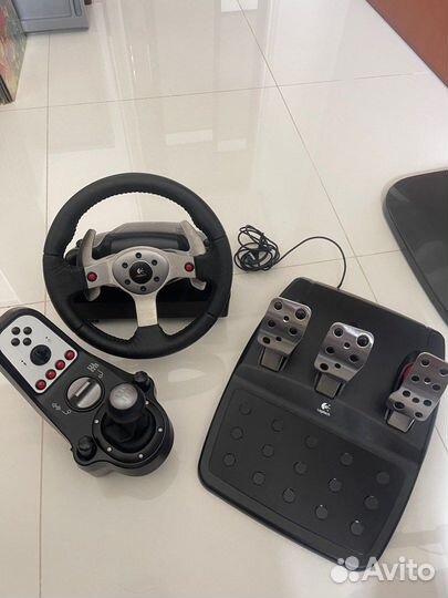 Игровой руль Logitech G25