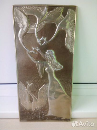 Чеканка (панно) рельефная. Медали декоративные