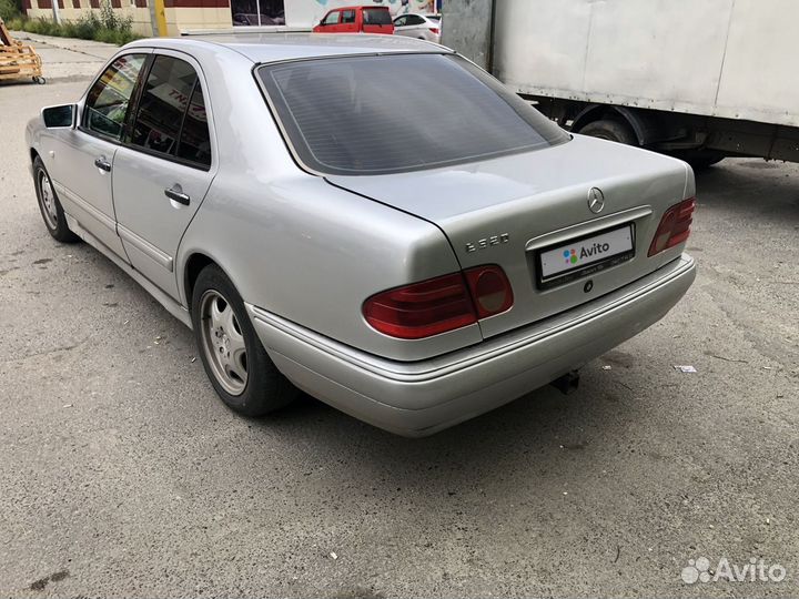 Mercedes-Benz E-класс 3.2 AT, 1996, 350 000 км