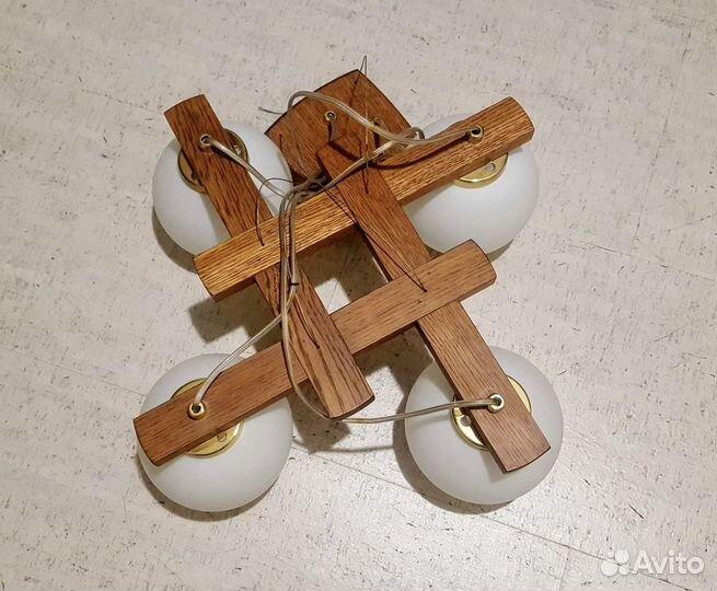 Продается люстра потолочная 