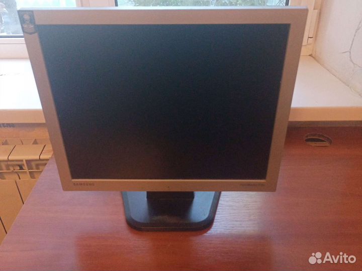 Монитор Samsung