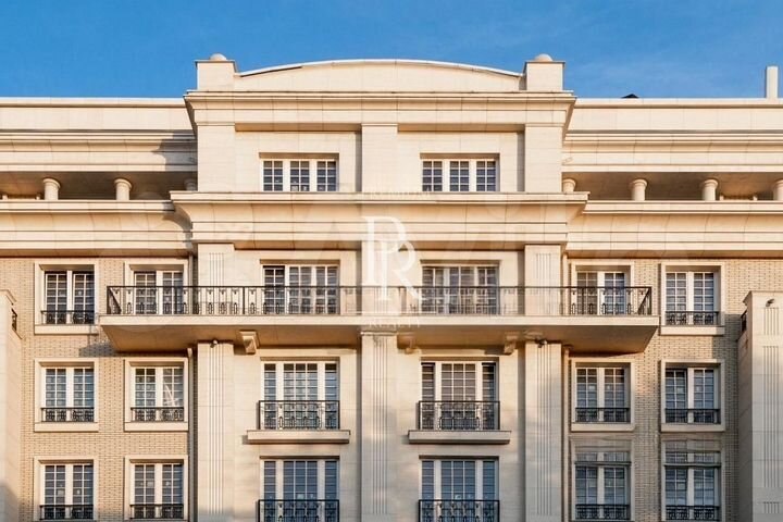 Своб. планировка, 380 м², 2/8 эт.