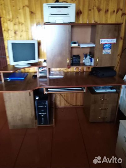 Компьютерный стол