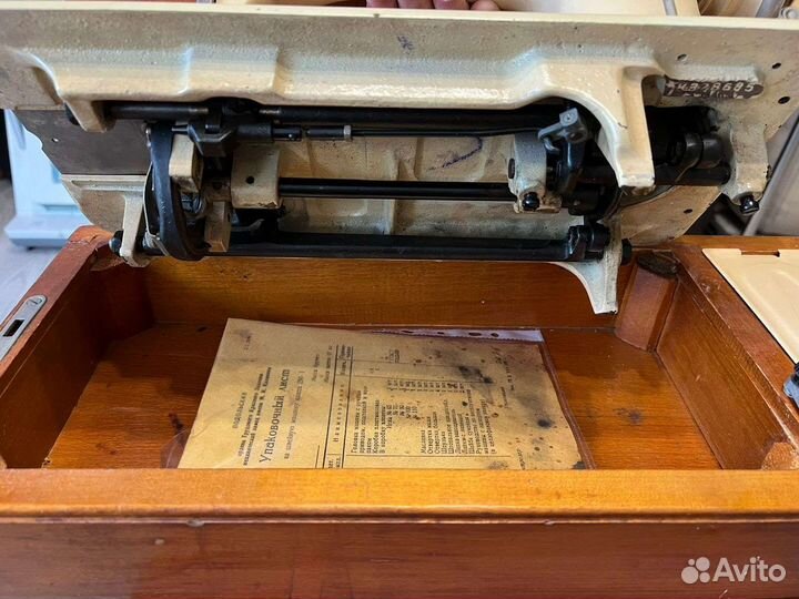 Швейная машинка настольная ручная пмз им.Калинина