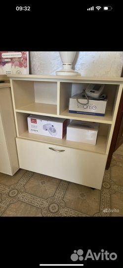 Маникюрный стол