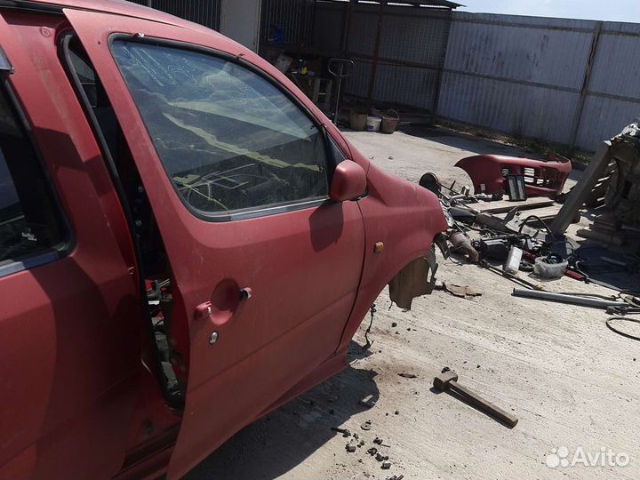 Дверь правая Daihatsu yrv передняя