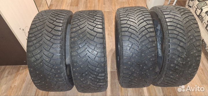 Michelin X-Ice North 4 215/50 R17 95T