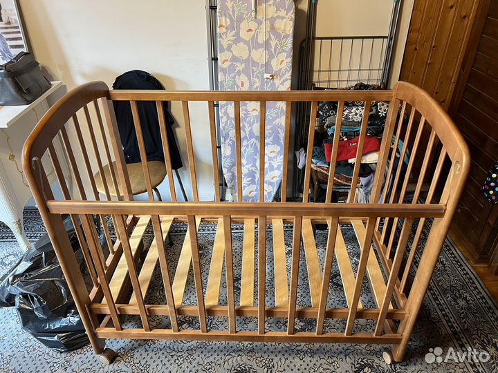 Детская кроватка