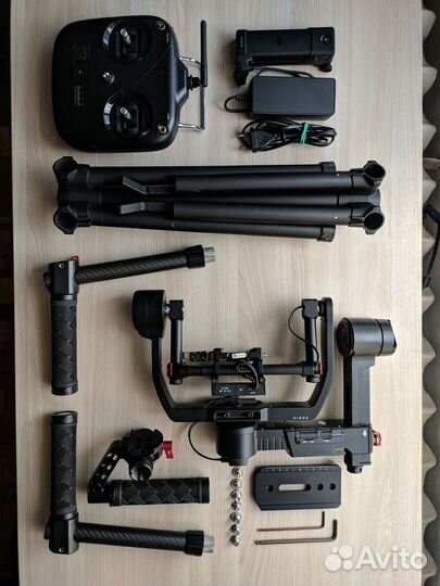 Электронный 3-осевой стабилизатор DJI Ronin-M