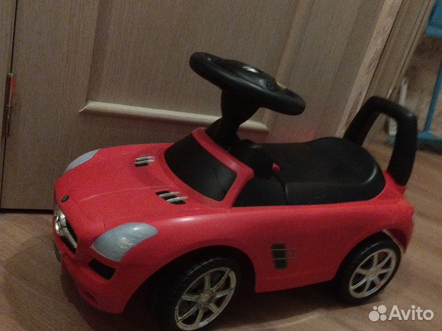 Игрушка каталка Mercedes Benz 9010082