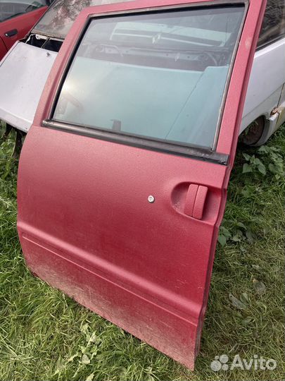 Nissan serena 23 двери