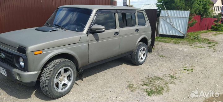 LADA 4x4 (Нива) 1.7 МТ, 2002, 210 000 км