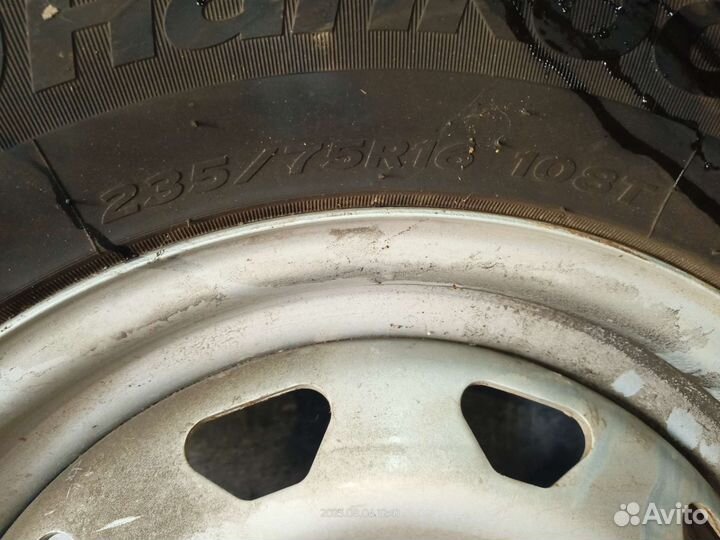 Hankook Winter I'Pike 235/75 R16