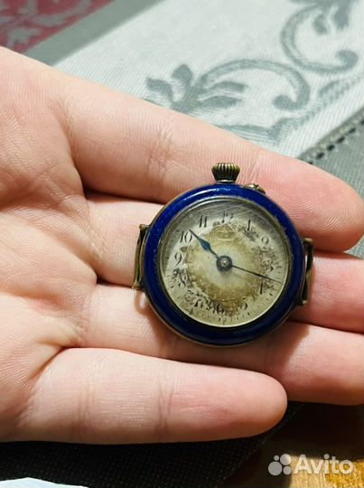Старинные часы с эмалью