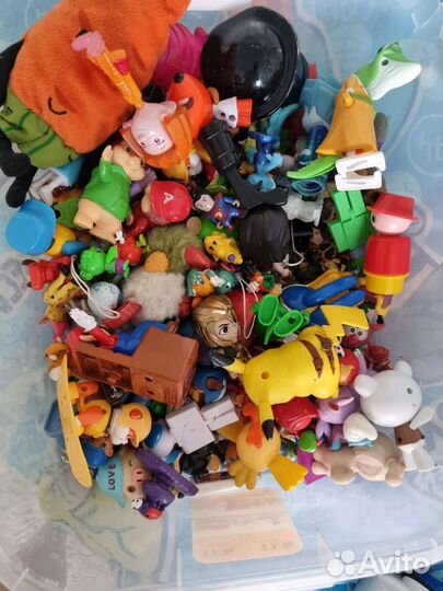 Игрушки из различных мультфильмов